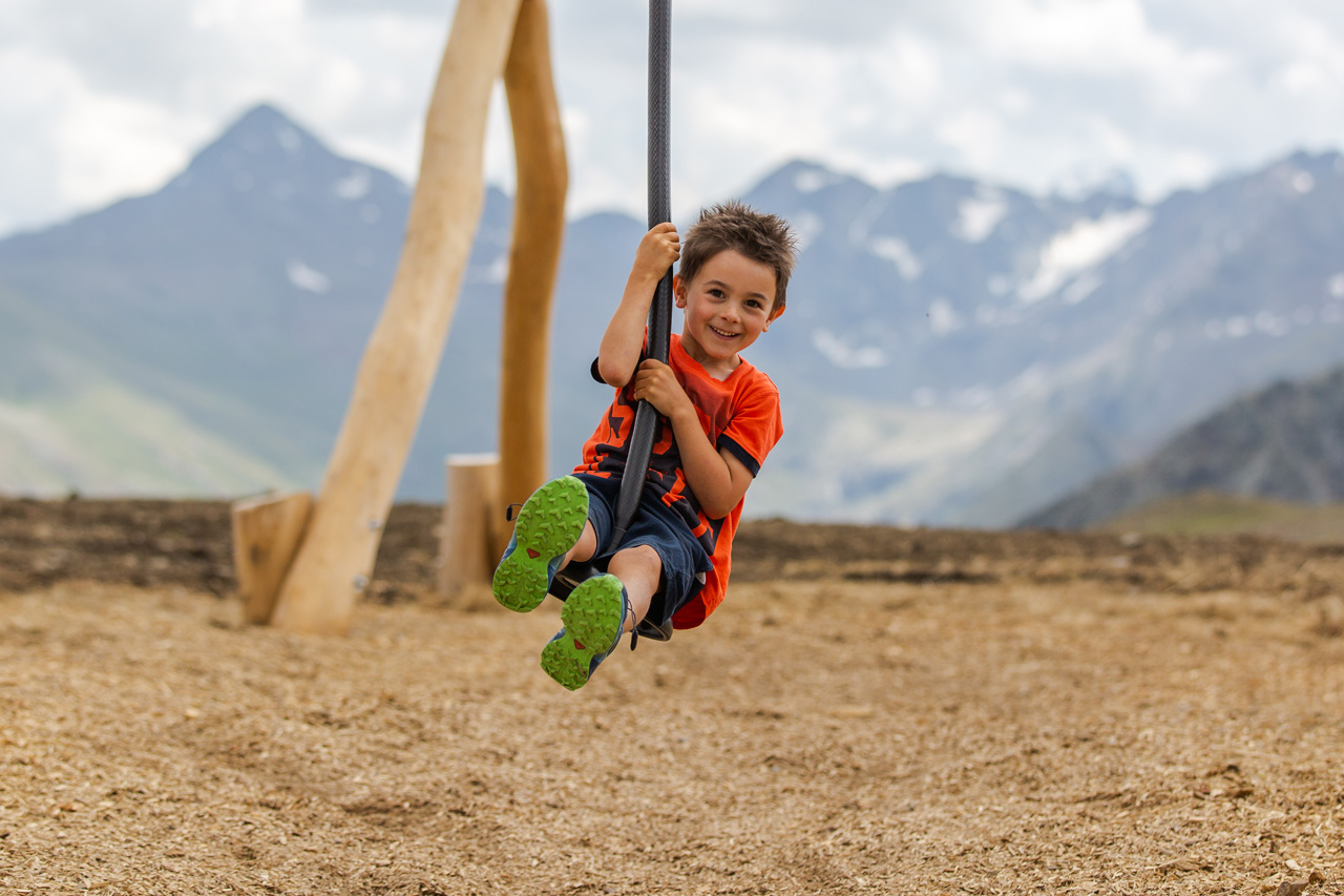 KristallTurm Flying Fox am Spielplatz im italienischen Skigebiet Carosello3000