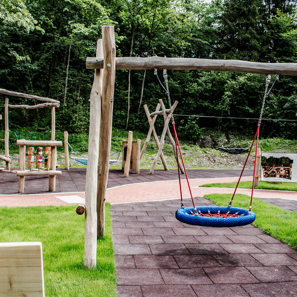 KristallTurm Inklusionsspielplatz Miesbach Rutschen