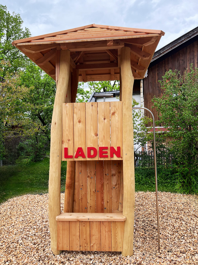 Ein neuer KristallTurm Spielplatz für den St. Josef Kindergarten in Lenggries mit Kaufladen und Fernrohr