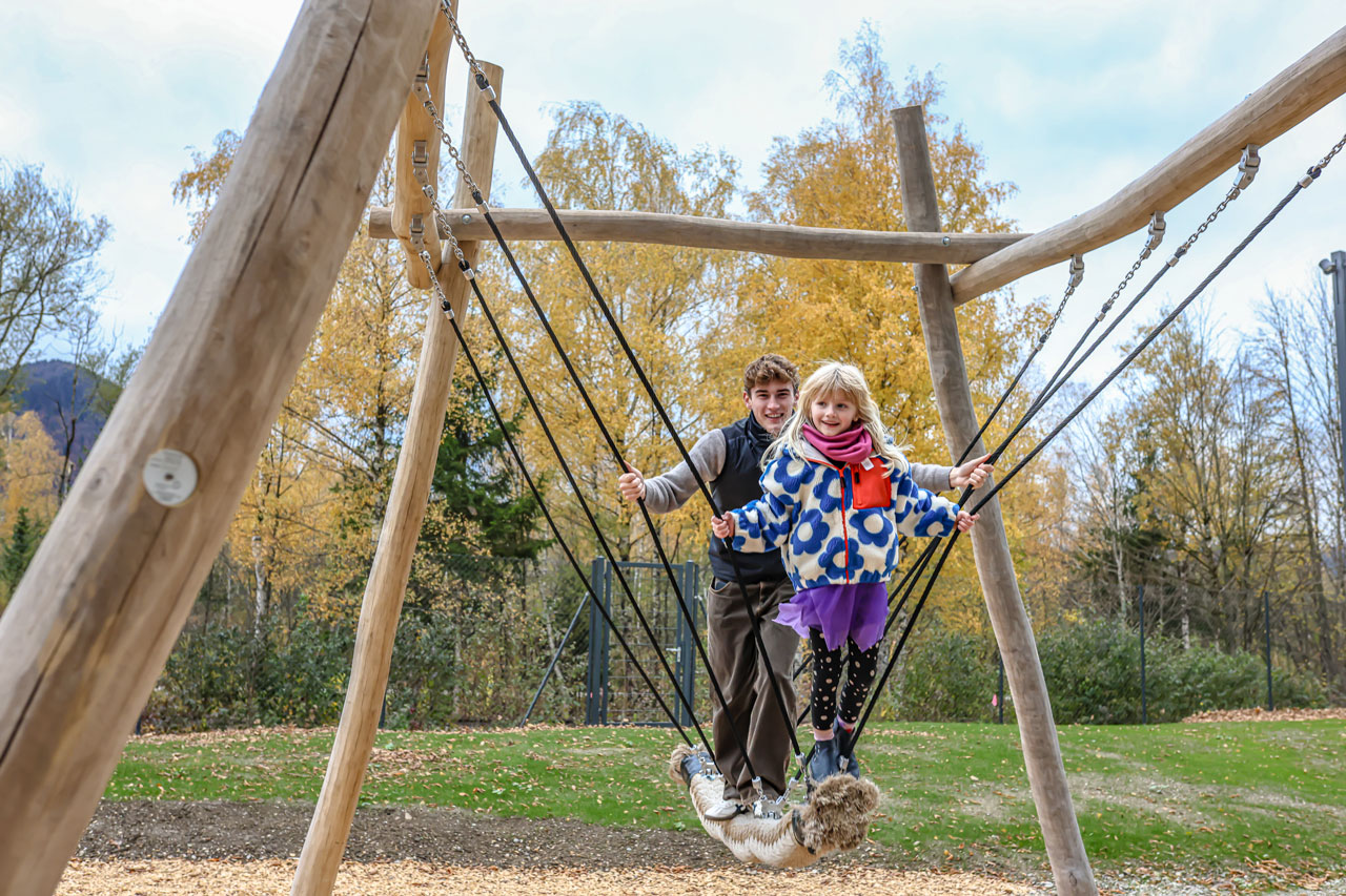 KrtistallTurm Kirtaschaukel am Flessers in Lenggries