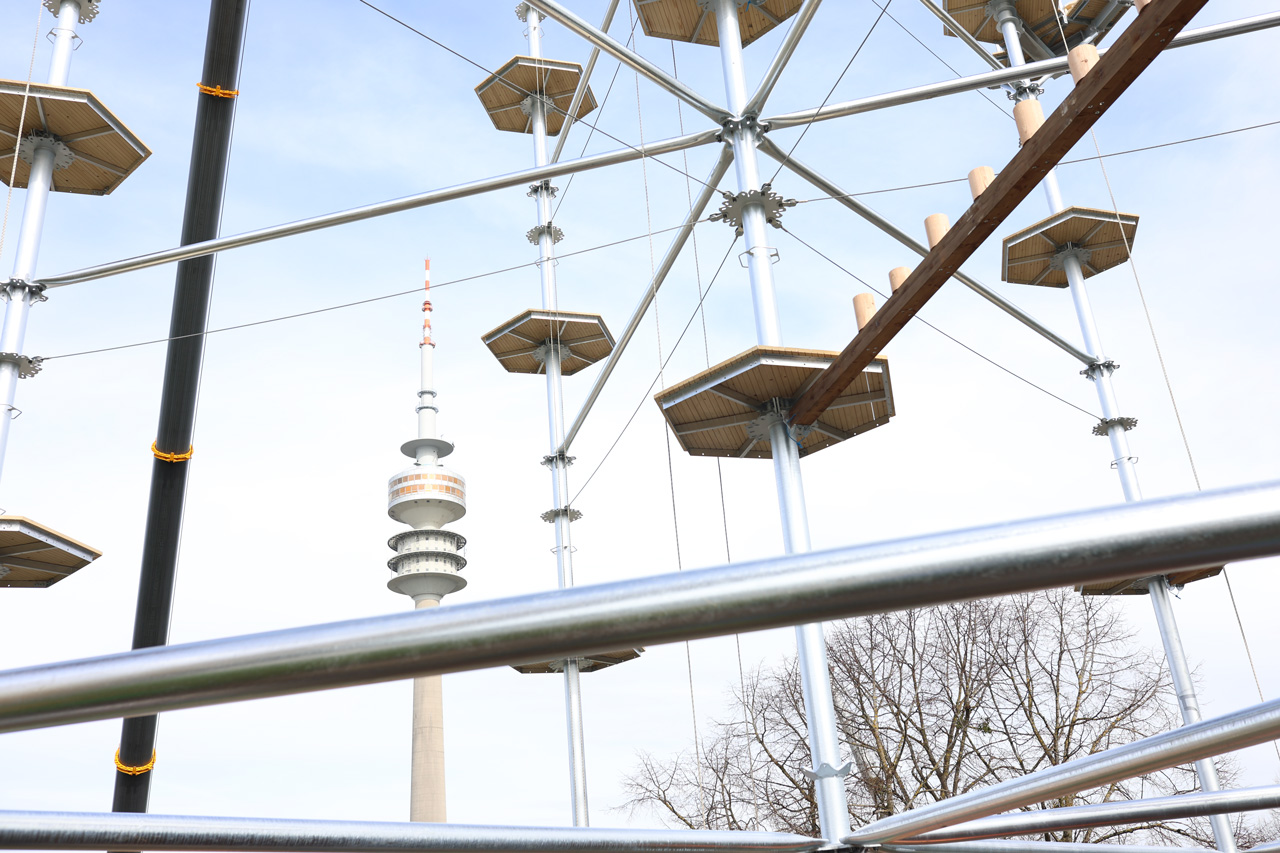 KristallTurm SAYAQ Adventure Tower im Olympiapark München