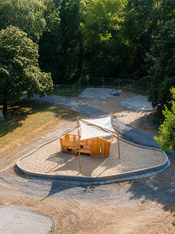 KristallTurm Sandspielschiff aus Holz von oben für Freizeitareal in Moers